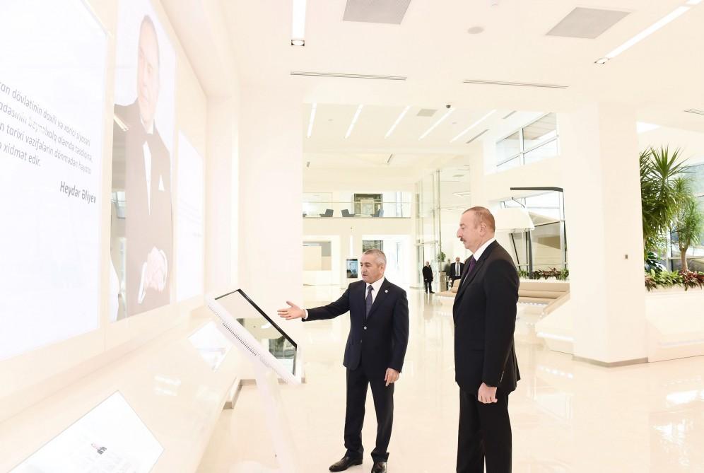Azerbaijani president inaugurates Youth Center (PHOTO)