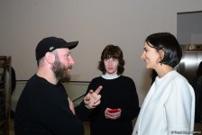 YARAT представил выставку грузинского художника Важико Чачхиани "Мухи кусаются к дождю" (ФОТО)