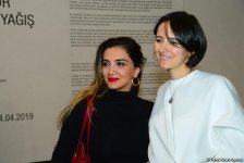 YARAT представил выставку грузинского художника Важико Чачхиани "Мухи кусаются к дождю" (ФОТО)