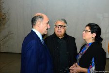YARAT представил выставку грузинского художника Важико Чачхиани "Мухи кусаются к дождю" (ФОТО)