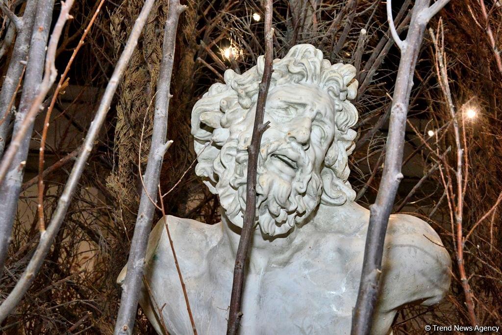 YARAT представил выставку грузинского художника Важико Чачхиани "Мухи кусаются к дождю" (ФОТО)