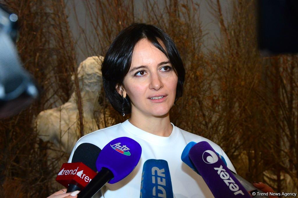 YARAT представил выставку грузинского художника Важико Чачхиани "Мухи кусаются к дождю" (ФОТО)
