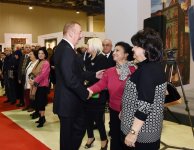 Президент Ильхам Алиев и Первая леди Мехрибан Алиева ознакомились с выставкой в связи с 90-летним юбилеем народного художника Таира Салахова (ФОТО)
