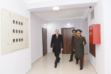 Президент Ильхам Алиев принял участие в церемонии предоставления новых квартир военнослужащим в Сабунчинском районе Баку (ФОТО)