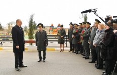 Президент Ильхам Алиев принял участие в церемонии предоставления новых квартир военнослужащим в Сабунчинском районе Баку (ФОТО)