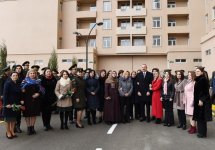 Президент Ильхам Алиев принял участие в церемонии предоставления новых квартир военнослужащим в Сабунчинском районе Баку (ФОТО)