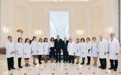 Президент Ильхам Алиев и Первая леди Мехрибан Алиева ознакомились с условиями после капитальной реконструкции в НИИ медицинской реабилитации в Баку (ФОТО)