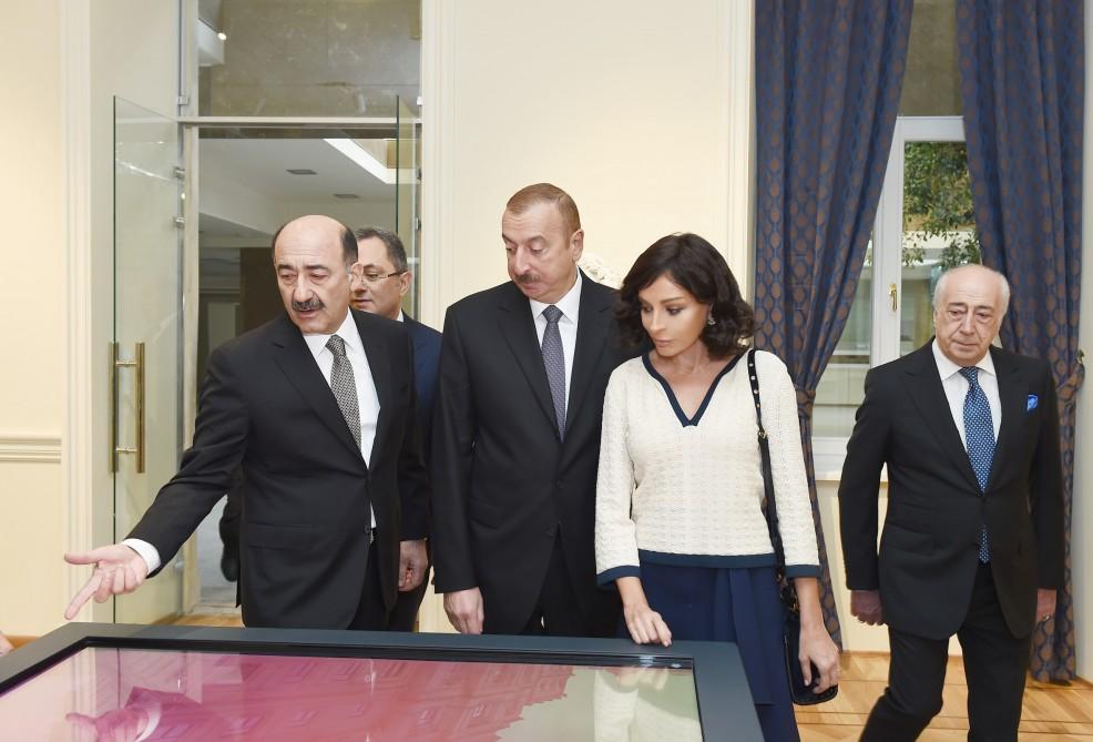 Президент Ильхам Алиев и Первая леди Мехрибан Алиева приняли участие в открытии третьего корпуса Национального музея искусств Азербайджана (ФОТО) (версия 2)