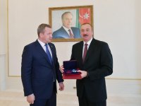 Президенту Ильхаму Алиеву вручен орден «За заслуги перед Астраханской областью»  (ФОТО)