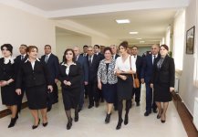 Президент Ильхам Алиев и Первая леди Мехрибан Алиева приняли участие в открытии жилого комплекса для семей вынужденных переселенцев (ФОТО) (версия 2)