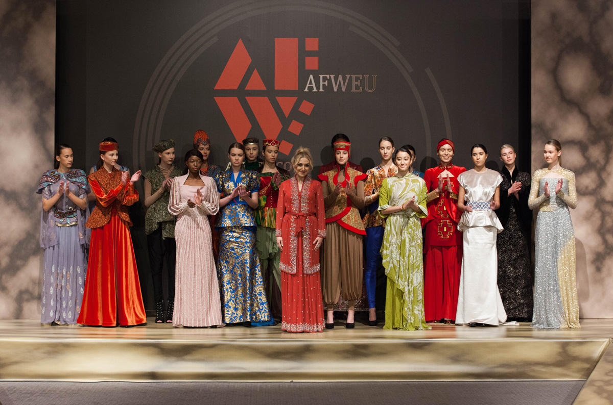Красочные коллекции Гюльнары Халиловой очаровали AFWEU Fashion Week Istanbul (ФОТО)
