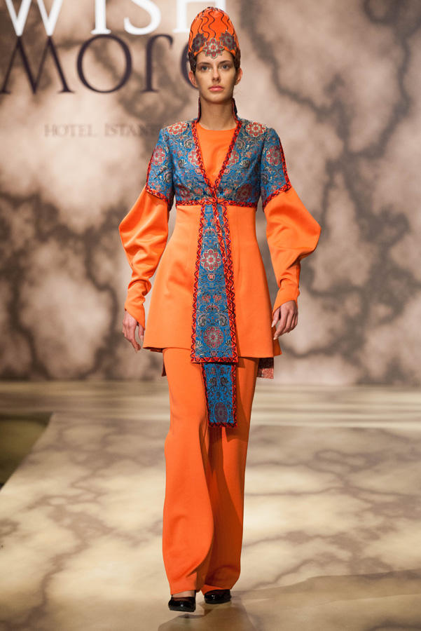 Красочные коллекции Гюльнары Халиловой очаровали AFWEU Fashion Week Istanbul (ФОТО)