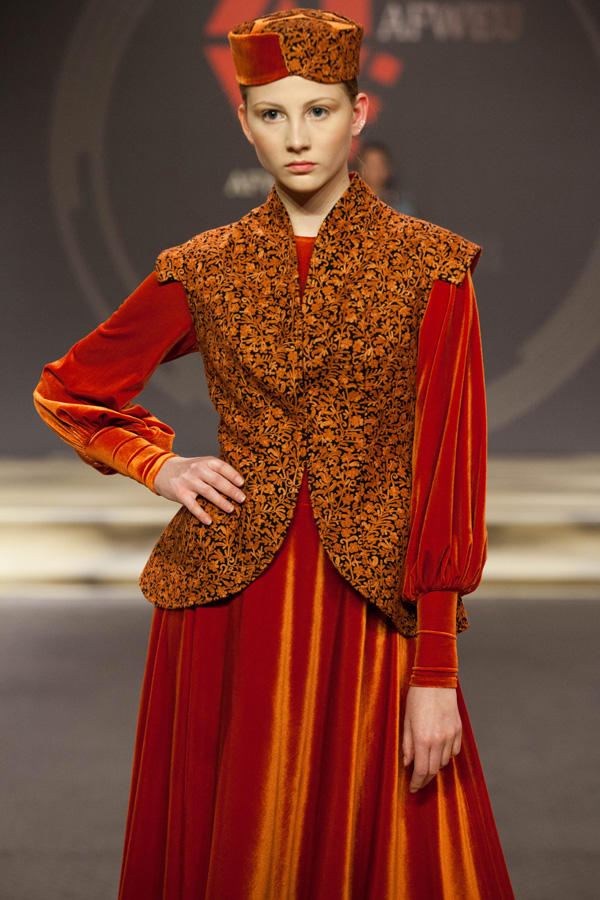 Красочные коллекции Гюльнары Халиловой очаровали AFWEU Fashion Week Istanbul (ФОТО)