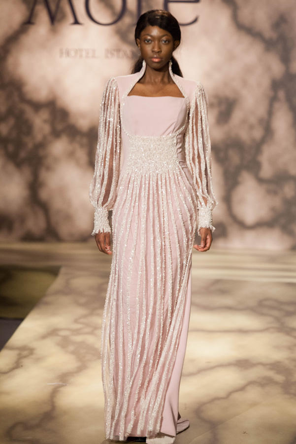 Красочные коллекции Гюльнары Халиловой очаровали AFWEU Fashion Week Istanbul (ФОТО)