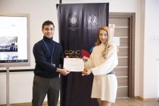 В Азербайджане реализуется проект "Молодой ум" (ФОТО)