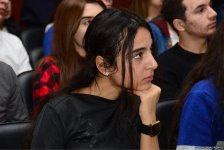 В центральной штаб-квартире правящей партии Азербайджана состоялась демонстрация фильма, посвященного борьбе с религиозным радикализмом (ФОТО)