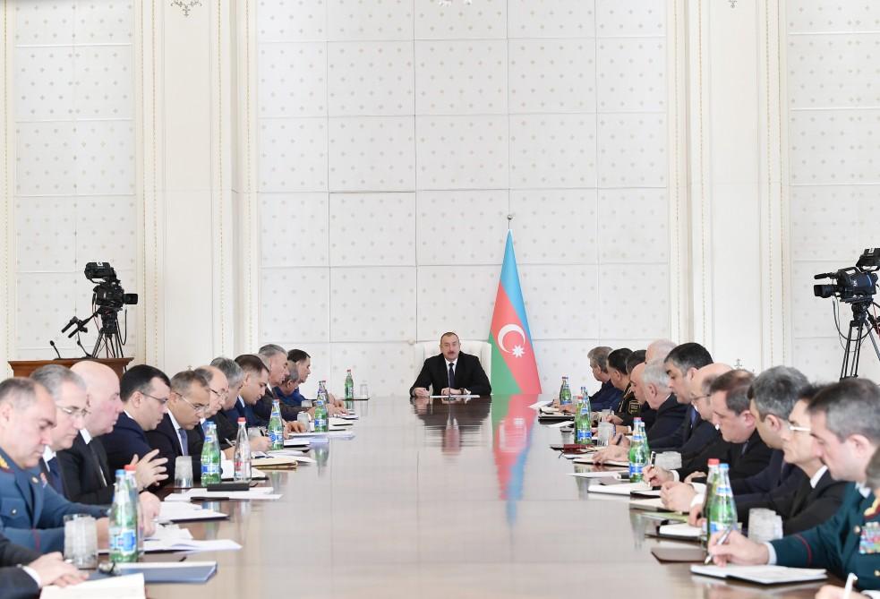 Под председательством Президента Ильхама Алиева прошло заседание Кабмина, посвященное итогам социально-экономического развития в 2018 году и предстоящим задачам (ФОТО)