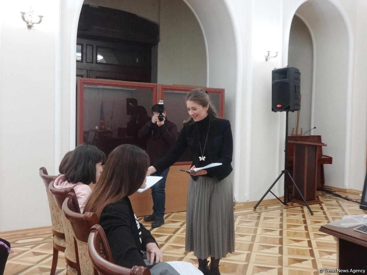 "Полет" над Баку и любовь с первого взгляда украинской художницы и искусствоведа (ФОТО)