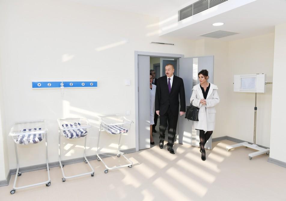 Президент Ильхам Алиев и Первая леди Мехрибан Алиева приняли участие в открытии новой больницы в бакинском поселке Гобустан (ФОТО)