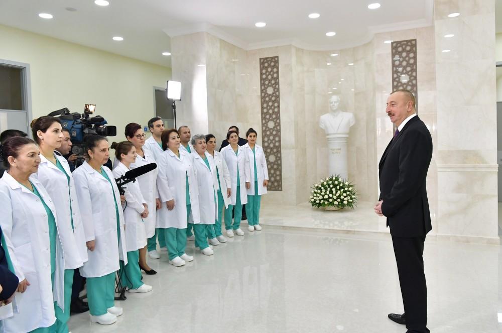 Президент Ильхам Алиев и Первая леди Мехрибан Алиева приняли участие в открытии новой больницы в бакинском поселке Гобустан (ФОТО)