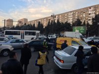 В Баку произошла цепная авария с участием четырех автомобилей (ФОТО/ВИДЕО)