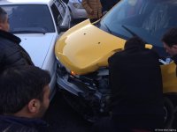 В Баку произошла цепная авария с участием четырех автомобилей (ФОТО/ВИДЕО)