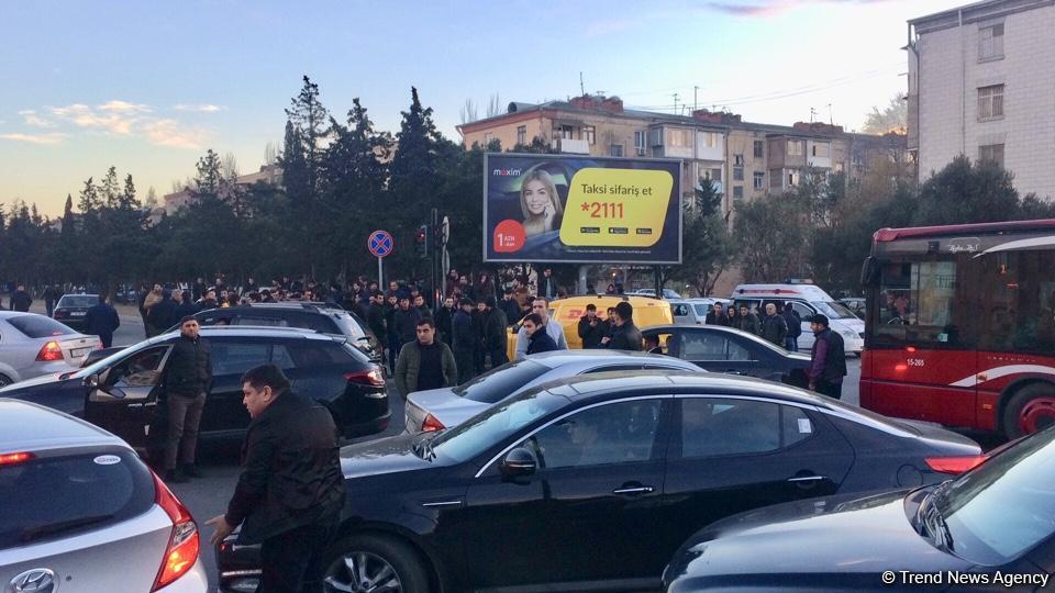 В Баку произошла цепная авария с участием четырех автомобилей (ФОТО/ВИДЕО)
