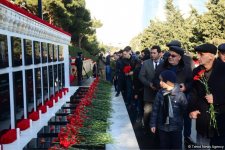 Общественность Азербайджана чтит светлую память жертв трагедии 20 января (ФОТО)