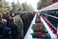 Общественность Азербайджана чтит светлую память жертв трагедии 20 января (ФОТО)