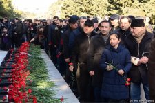 Общественность Азербайджана чтит светлую память жертв трагедии 20 января (ФОТО)
