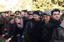 Общественность Азербайджана чтит светлую память жертв трагедии 20 января (ФОТО)