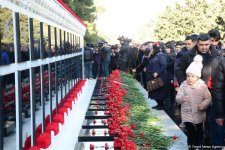 Общественность Азербайджана чтит светлую память жертв трагедии 20 января (ФОТО)