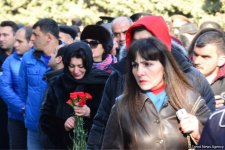Общественность Азербайджана чтит светлую память жертв трагедии 20 января (ФОТО)