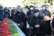 Общественность Азербайджана чтит светлую память жертв трагедии 20 января (ФОТО)