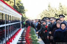 Общественность Азербайджана чтит светлую память жертв трагедии 20 января (ФОТО)