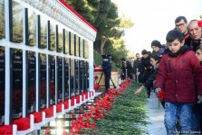Общественность Азербайджана чтит светлую память жертв трагедии 20 января (ФОТО)