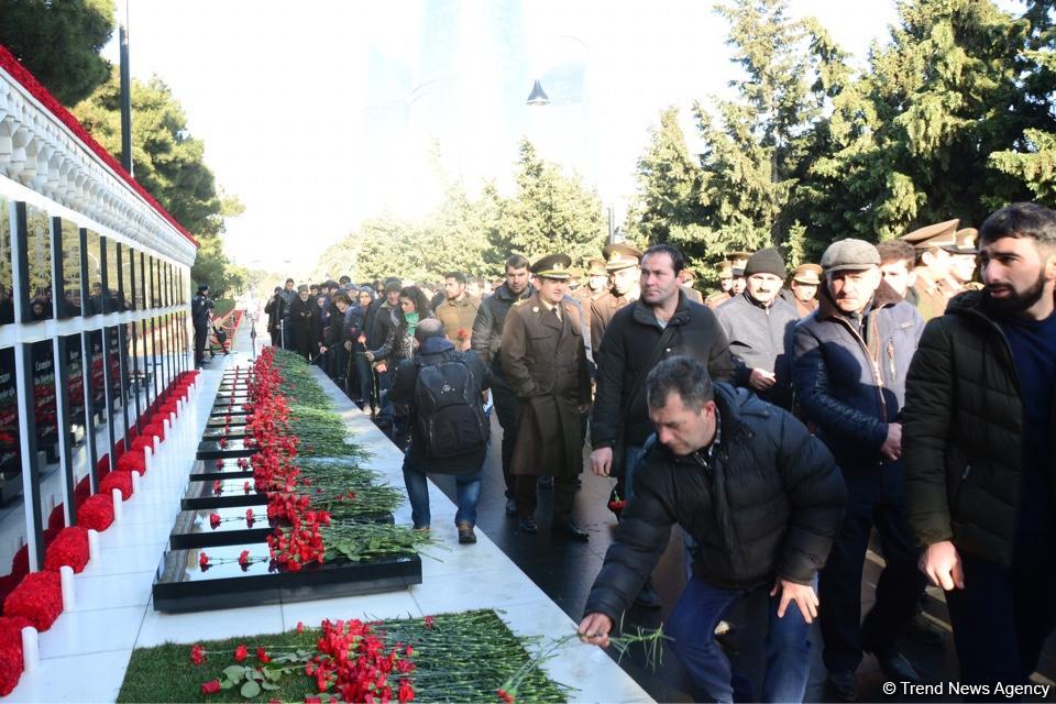 Общественность Азербайджана чтит светлую память жертв трагедии 20 января (ФОТО)