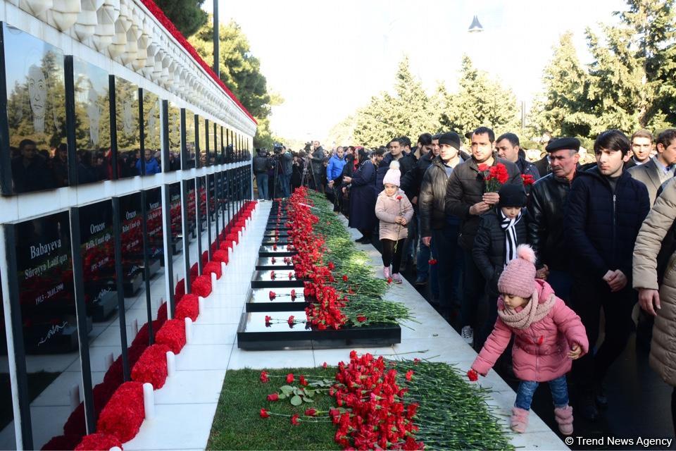 Общественность Азербайджана чтит светлую память жертв трагедии 20 января (ФОТО)