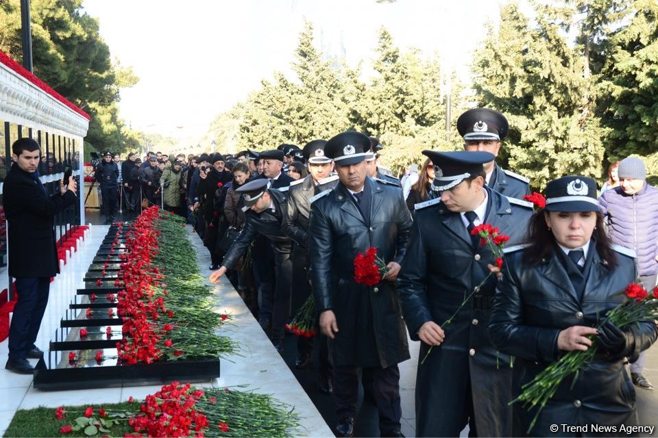 Общественность Азербайджана чтит светлую память жертв трагедии 20 января (ФОТО)