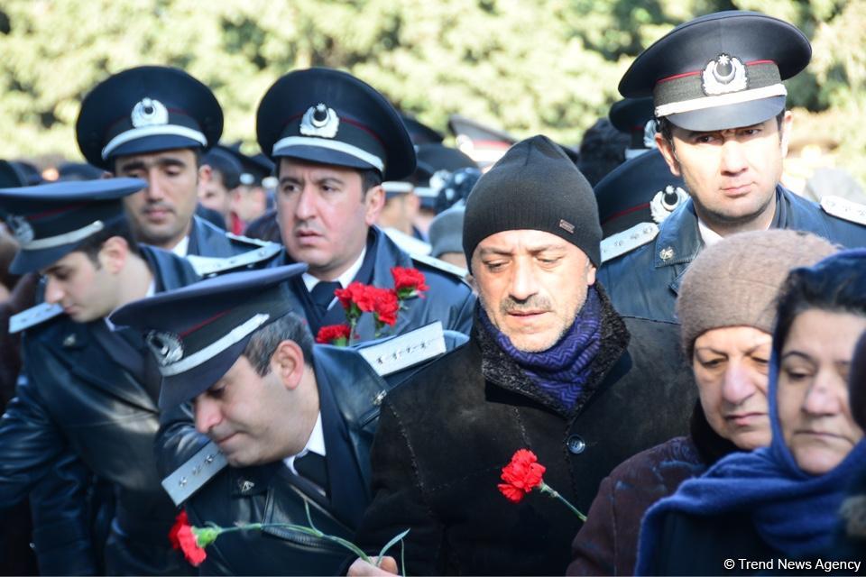 Общественность Азербайджана чтит светлую память жертв трагедии 20 января (ФОТО)