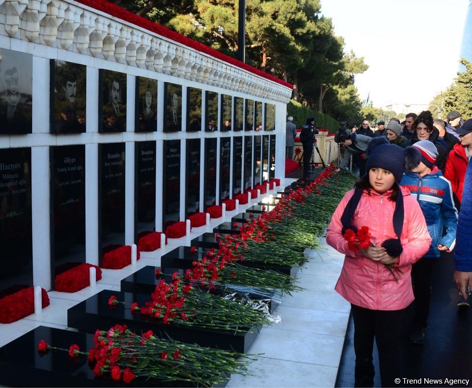 Общественность Азербайджана чтит светлую память жертв трагедии 20 января (ФОТО)