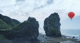 Жители старинной части Баку осыпали красавицу лепестками роз (ВИДЕО, ФОТО)