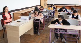 В Баку стартовала олимпиада по русскому языку и литературе (ФОТО)