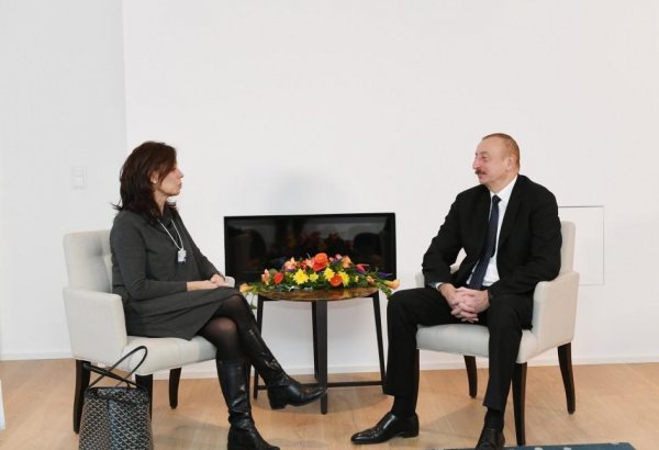 Azerbaijani president meets Cisco executive VP (PHOTO)