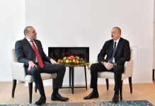 В Давосе состоялась встреча Президента Азербайджана и премьера Грузии (ФОТО) (версия 2)