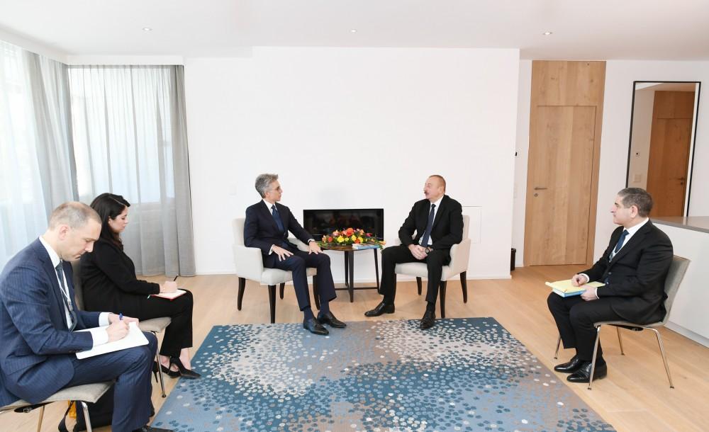 President Aliyev meets SAP CEO in Davos (PHOTO)