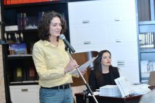 Превосходство иррационального Ираны Гасымовой: На свой страх и риск (ФОТО)