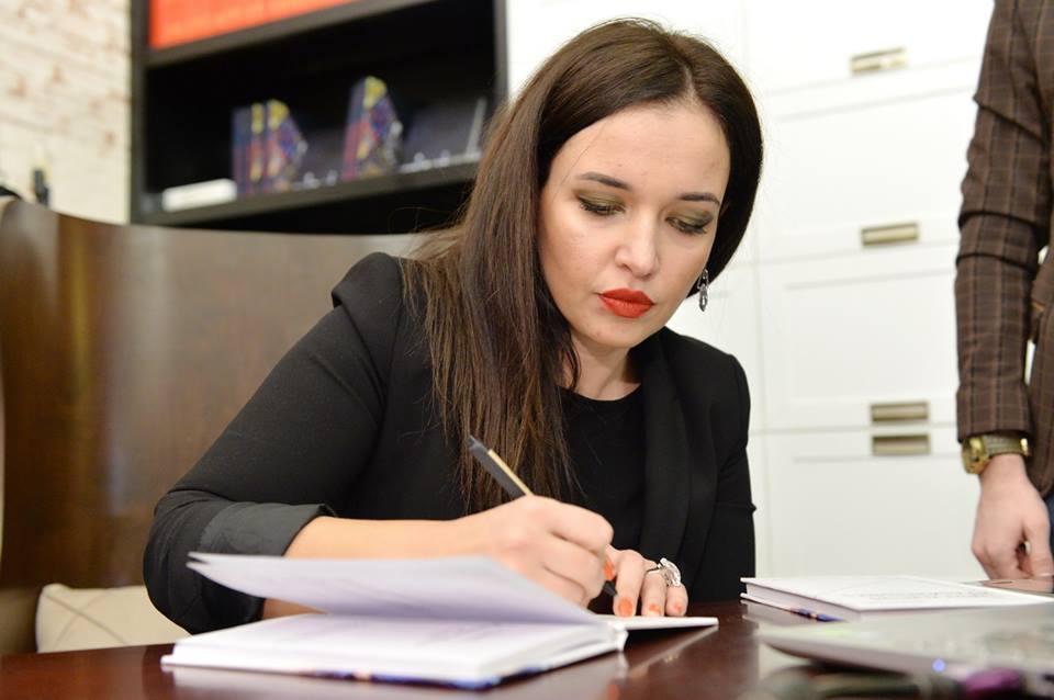 Превосходство иррационального Ираны Гасымовой: На свой страх и риск (ФОТО)