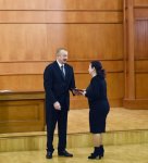 Президент Ильхам Алиев и Первая леди Мехрибан Алиева встретились с семьями шехидов (ФОТО) (версия 3)
