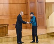 Президент Ильхам Алиев и Первая леди Мехрибан Алиева встретились с семьями шехидов (ФОТО) (версия 3)